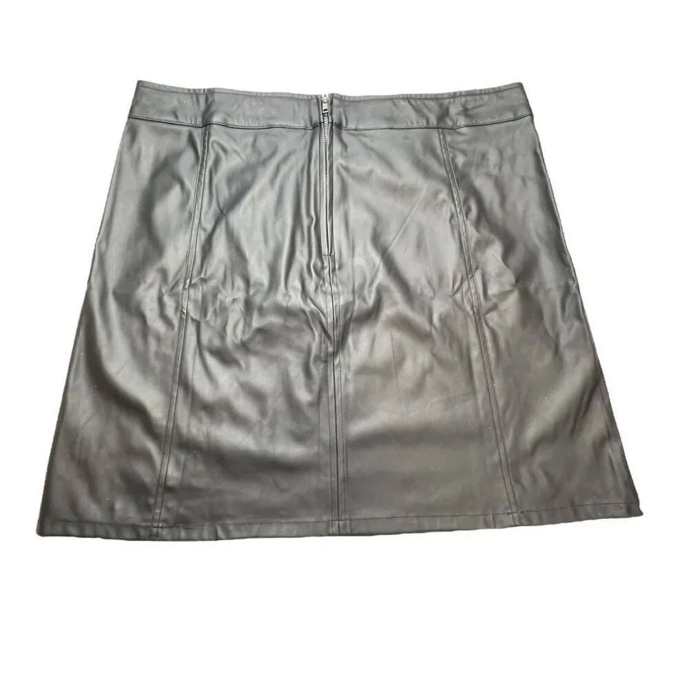 NWT Torrid Her Universe Star Wars Women's Han Solo Faux Leather Skirt Black 16